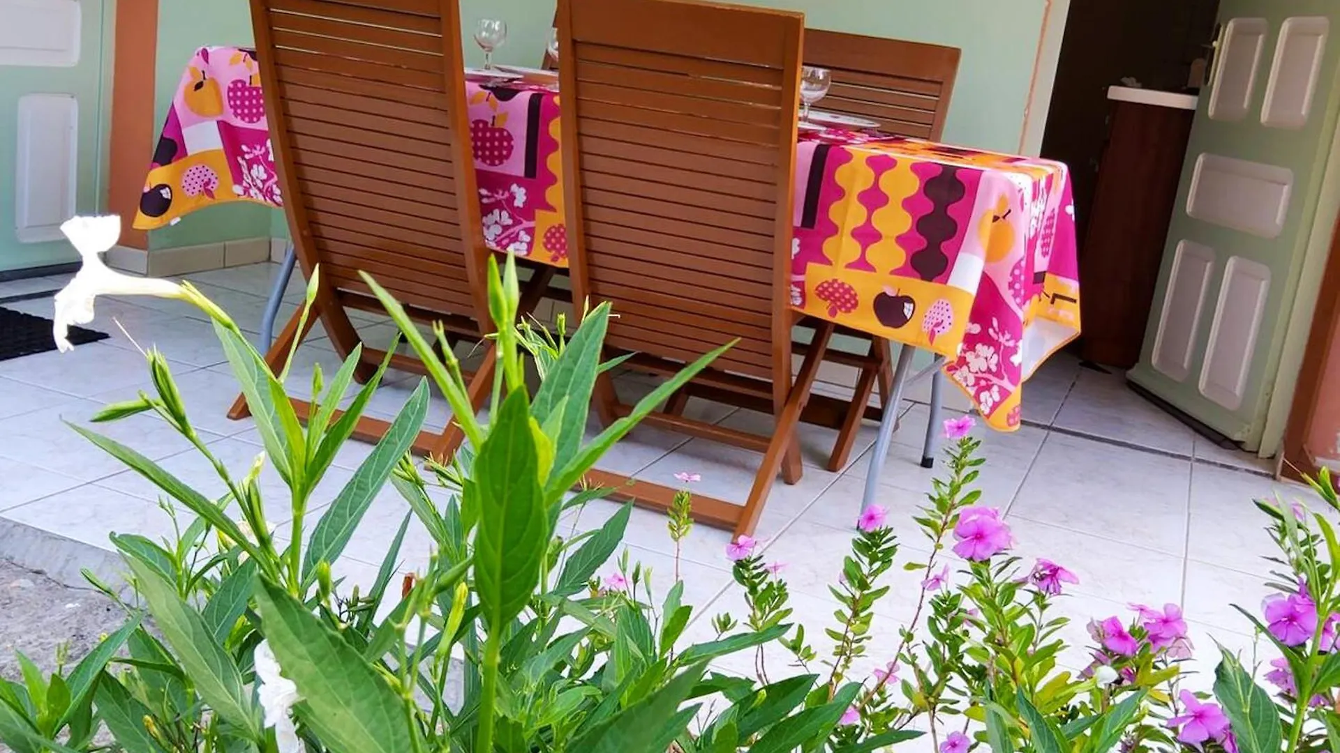 Apartment Appartement Spacieux Pres Du Diamant Avec Jardin Privatif Le Diamant Martinique